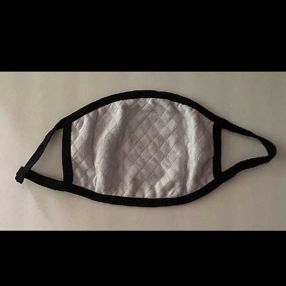 Hello Kitty in this We can do it slogan mask. - Picture 3 of 4